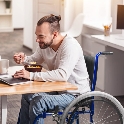 AIESI® Salokāms, viegls, pašgājējs ratiņkrēsls cilvēkiem ar invaliditāti un vecāka gadagājuma cilvēkiem AGILA EVOLUTION, Noņemami roku balsti un kāju balsti, Drošības josta, Piepūšanas pumpis, 24 mēnešu garantija