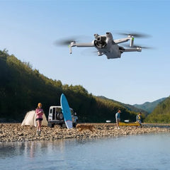 DJI Mini 3 (tikai drons) – viegls un salokāms mini kameras drons ar 4K HDR video, 38 minūšu lidojuma laiku, patiesi vertikāliem kadriem, C0. (Tālvadības pults tiek pārdota atsevišķi.)
