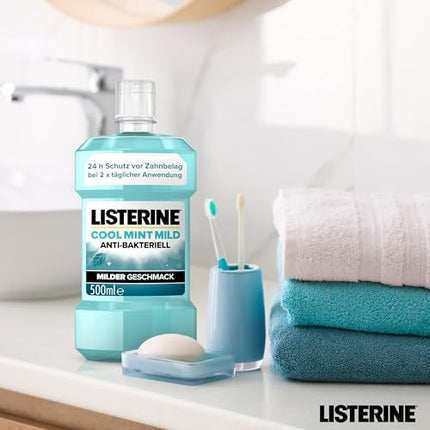 LISTERINE Cool Mint Mild (500 ml), antibakteriāls mutes skalošanas līdzeklis ar ēteriskajām eļļām un bezalkoholisks, maigs zobu kopšanas līdzeklis, samazina aplikumu, efektīvi cīnās ar sliktu elpu.