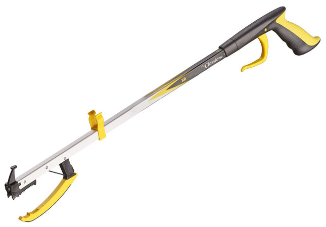 The Helping Hand Company Classic Pro sniedzamības palīglīdzeklis ar 82 cm garu rokturi ir paredzēts vecāka gadagājuma cilvēkiem, cilvēkiem ar invaliditāti vai ikvienam, kam ir grūtības noliekties un sniegties.