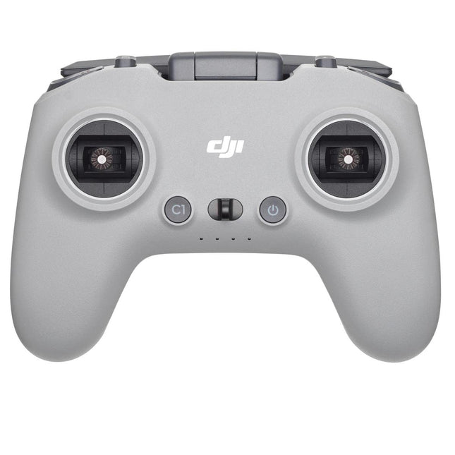 DJI FPV — tālvadības pults, kas ir saderīga ar DJI FPV dronu, drona tālvadības pults, iebūvēta radio vadība, vadības diapazons līdz 6 km, darbības laiks līdz 9 stundām