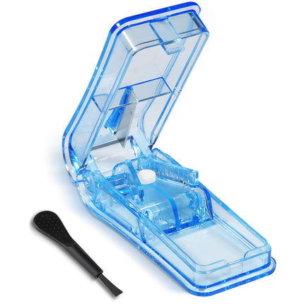 Opret tablešu sadalītājs lielām un mazām tabletēm, vitamīnu un zāļu tabletēm, sadalīts divās ceturtdaļās, zils