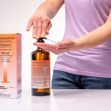 Izopropilspirts 70% (V/V) Hofmann´s® dezinfekcijas līdzeklis ar praktisku dozēšanas dozatoru ārīgai lietošanai