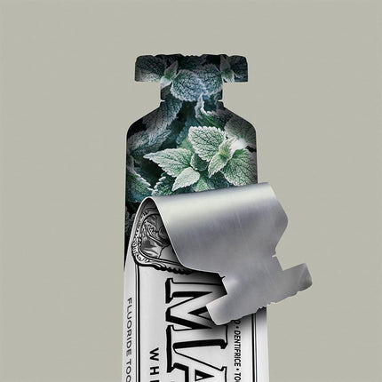 Marvis Whitening Mint zobu pasta, 85 ml, Balinoša zobu pasta veicina dabisku zobu balināšanu, zobu pasta noņem aplikumu un nodrošina ilgstošu svaigumu.