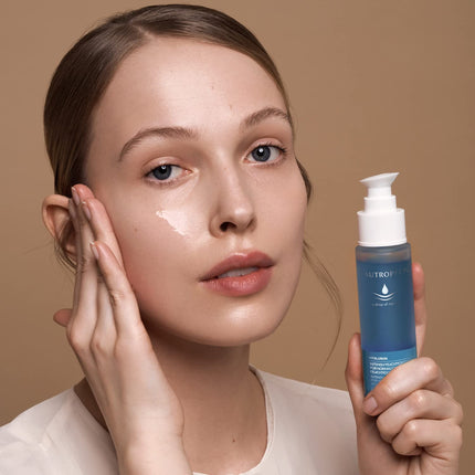 Dewdrop Hyaluron Serum (50 ml) – dabīgs mitrinošs serums - hialuronskābe un alveja – tūlītēja izlīdzinoša iedarbība svaigai, elastīgai sejas ādai – intensīva kopšana starojošai ādai
