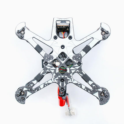 EMAX Tinyhawk 3 Plus Freestyle Drone RTF komplekts, gatavs lidošanai, FPV analogie droni, mini sacīkšu kvadrokopteris, izturīgs oglekļa šķiedras rāmis ar brillēm un E8 radio raidītāju bērniem, pieaugušajiem un iesācējiem