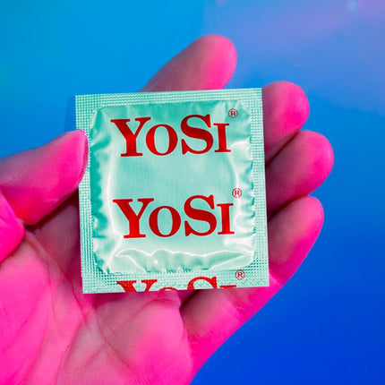 YOSI zīmola prezervatīvi "Natural Feeling" - Dabiskas sajūtas - tīrs prieks - 53 mm platums - Parasts dabīgs lubrikants prezervatīvs - Tīras sajūtas neaizmirstamiem mirkļiem - 100 gabali (2 x 50 gabali)
