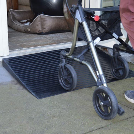 HomeCare gumijas sliekšņa rampa – (6 x 100 x 60 cm) – durvju sliekšņa rampa, cietas gumijas durvju rampa, ratiņkrēslu gumijas rampa, apmales rampa, piekļuves rampa, sliekšņa rampa ratiņkrēsliem un skrejriteņiem