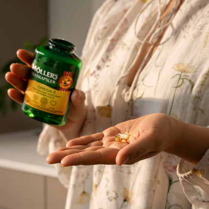 Moller's ® | Mencu aknu eļļas kapsulas | Omega-3 taukskābes DHA un EPA, Satur A, D un E vitamīnus, Atbalsta imūnsistēmu, sirds darbību, smadzeņu darbību un redzi | 160 gabali