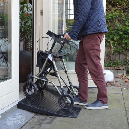 HomeCare gumijas sliekšņa rampa – (6 x 100 x 60 cm) – durvju sliekšņa rampa, cietas gumijas durvju rampa, ratiņkrēslu gumijas rampa, apmales rampa, piekļuves rampa, sliekšņa rampa ratiņkrēsliem un skrejriteņiem