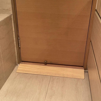 XRDSHY 70 * 13 * 2,5 cm koka durvju sliekšņa rampa, durvju sliekšņa rampa, pārnēsājama, viegla un viegli transportējama rampa, durvju slieksnis, ietvei, var izmantot kā ratiņkrēslu rampu, sliekšņa rampu