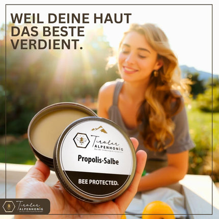 Propolisa ziede ar bišu vasku, olīveļļu, propolisa tinktūru un šī sviestu. Ziede (40 g) no Tiroles Alpu medus, kas ražots Tiroles kalnos.