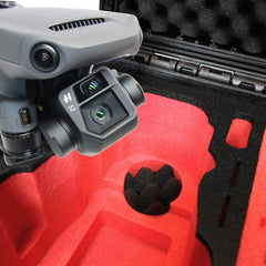 TomCase Travel Edition maciņš DJI Mavic 3 / Mavic 3 Pro / Mavic 3 Classic, DJI RC / RC Pro kontrolierim un daudziem piederumiem - akumulatora uzlāde maciņā, ūdensizturīgs āra maciņš IP67 (melns-sarkans)