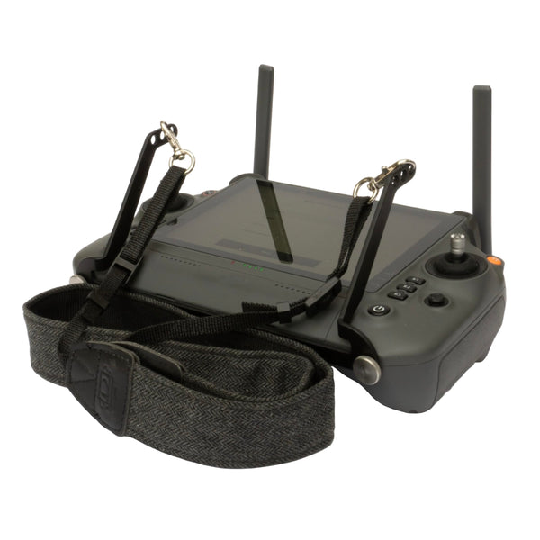 Robotika — plecu siksna DJI RC Plus kontrolierim, neslīdoša horizontāla piekare, ātra montāža, melna anodēta, alumīnijs