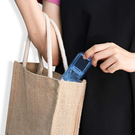 Opret tablešu sadalītājs lielām un mazām tabletēm, vitamīnu un zāļu tabletēm, sadalīts divās ceturtdaļās, zils