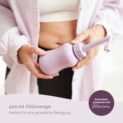 Livella | Intīmā duša violetā krāsā (400 ml) – Izstrādāts Vācijā – Maigai un higiēniskai intīmās zonas tīrīšanai – Uzlabota labsajūta pēcdzemdību periodā – Ideāli piemērots kā ceļojumu bidē un dušas kapsula