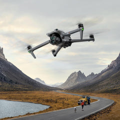 DJI Air 3 Fly More Combo ar DJI RC-N2 tālvadības pulti, drons ar kameru pieaugušajiem, 4K HDR, 2 primārās kameras (vidējs telefoto/platleņķa), 46 min. maks. lidojuma laiks, 48 ​​MP, O4, 2 papildu akumulatori