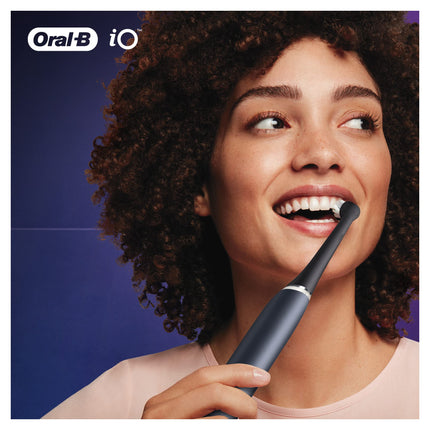 Oral-B iO Ultimate tīrīšanas birstes galviņas elektriskajai zobu birstei, 4 gab., maksimāla zobu tīrīšana ar iO tehnoloģiju, zobu birstes galviņa Oral-B zobu birstēm, melna, 4 gab. iepakojumā