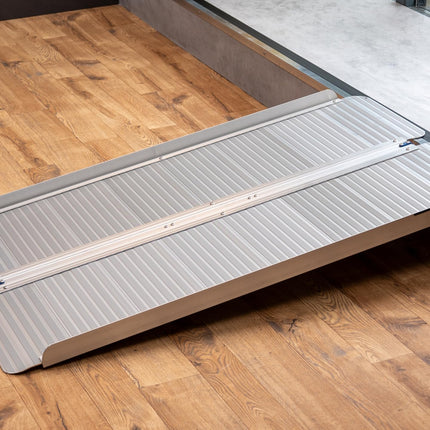 Ramp People ratiņkrēslu rampa/salokāma ratiņkrēslu rampa, izgatavota no alumīnija, 61 cm - 244 cm (61 cm gara x 71,5 cm plata)