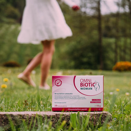 OMNi BiOTiC WOMAN, 28 porcijas, 4 baktēriju celmi, 10 miljardi baktēriju vienā dienas devā, pulveris, vegāns, bez glutēna, bez laktozes, ikdienas lietošanai, vienkārši dzerams