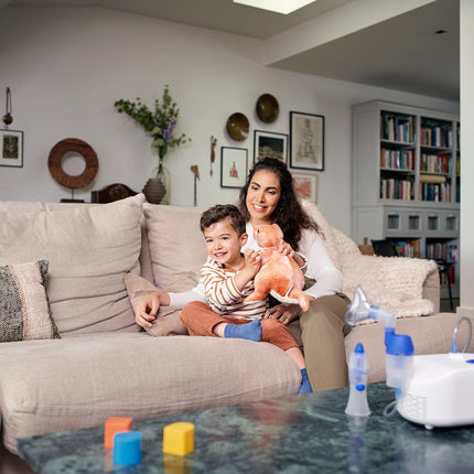 OMRON X102 Total 2-in-1 inhalators ar deguna dušu - inhalators pieaugušajiem un bērniem; efektīvai elpceļu slimību, alerģiju un saaukstēšanās ārstēšanai; ar augstas kvalitātes aksesuāriem
