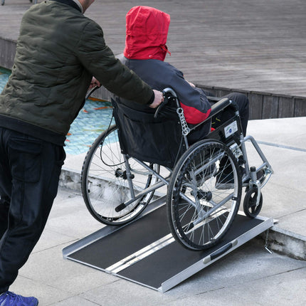 HOMCOM ratiņkrēslu rampa, divvirzienu, salokāma, 91 cm, kravnesība līdz 270 kg, alumīnija neslīdoša rampa, pārnēsājama piekļuves rampa ratiņkrēsliem, kāpnēm, mājām, pakāpieniem