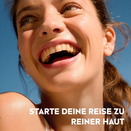 NIVEA Derma Skin Clear Rebalance &amp; Clear Serum, sejas kopšana redzami uzlabotai sejas ādai, mitrinošs hialuronskābes serums ar niacinamīdu (30 ml)