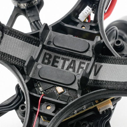 BETAFPV ELRS Pavo20 bezkontaktu Whoop kvadrokopters ar vieglu 3S Cinewhoop kameru un HD digitālo kronšteinu, F4 2-3S 20A FC, 1103 8500KV motoru, COB LED lenti, HD digitālajam VTX, piemēram, DJI, lidojumiem telpās un ārā.