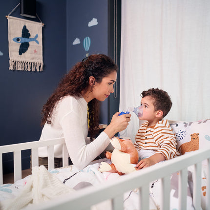 OMRON X102 Total 2-in-1 inhalators ar deguna dušu - inhalators pieaugušajiem un bērniem; efektīvai elpceļu slimību, alerģiju un saaukstēšanās ārstēšanai; ar augstas kvalitātes aksesuāriem